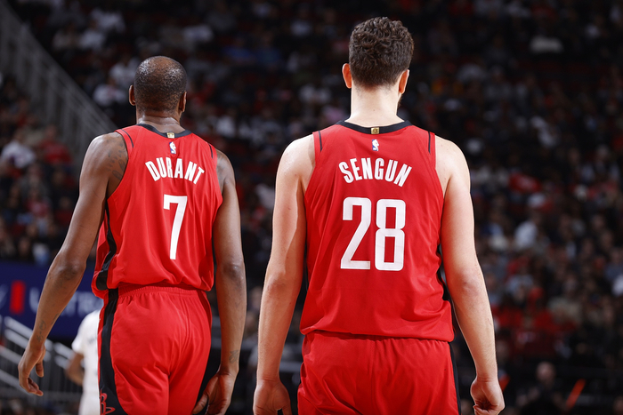 乐鱼官网-火箭惨败,谁的问题最大?三分和罚球,差点离谱,火记都忍不住了|凯文·杜兰特|掘金|NBA常规赛|休斯敦火箭队|丹佛掘金队_新浪体育_新浪新闻